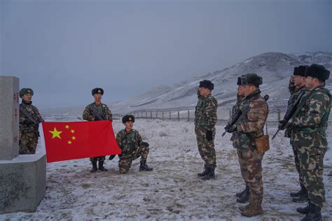 万里山河脚作尺 我为祖国守边疆——记武警兵团总队执勤第五支队上尉指导员黄超 中国科技网