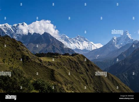 Everest Himalayas Hi Res Stock Photography And Images Alamy