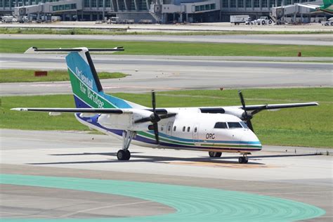 オリエンタルエアブリッジ Bombardier DHC 8 200 JA802B 福岡空港 航空フォト by HEATHROWさん 撮影