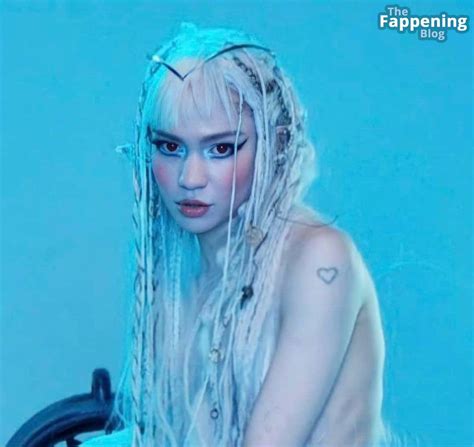 Grimes Nude Leaks Photo 26 TheFappening