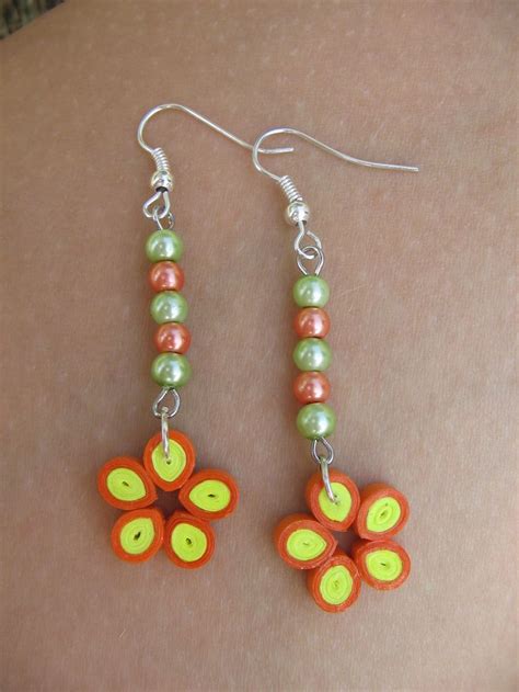 handmade quilled earring by Kamila Koucká Paper bead jewelry Paper