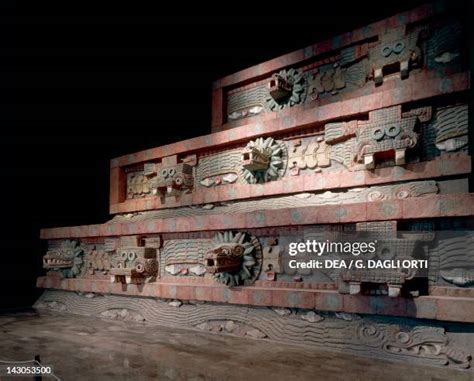 temple   feathered serpent teotihuacan   premium high res