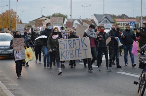 Strajk kobiet Bełchatów 2 11 2020 Dziś kolejny protest i blokada ulic