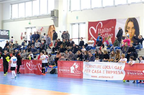 Scuola Calcio Petrarca Domenica Marzo La Festa Per I Pulcini