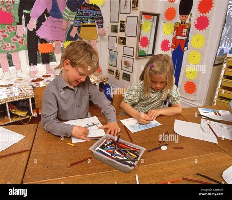 Primary classroom school uk hi-res stock photography and images - Alamy