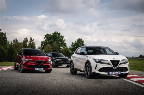 Alfa Romeo Junior Motorizzazioni Allestimenti Optional E Prezzi