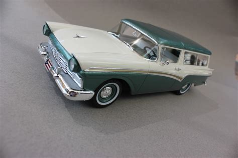 Revell 1957 Ford Del Rio Ranch Wagon FineScale Modeler Essential