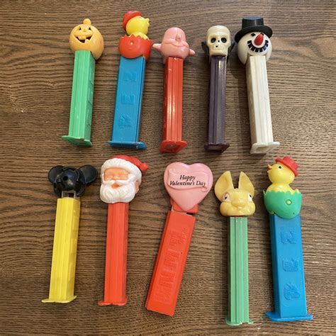 S Pez Dispenser