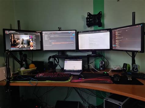 A little time-lapse of my monitor setup : r/gamingsetups