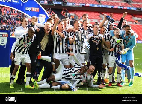 Efl League One Trophy Hi Res Stock Photography And Images Alamy