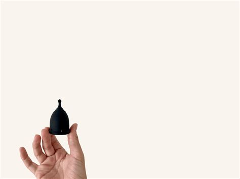 how to remove a menstrual cup 8