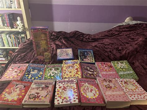 Showcase of my collection of Tokyo Mew Mew manga and other things! : r ...