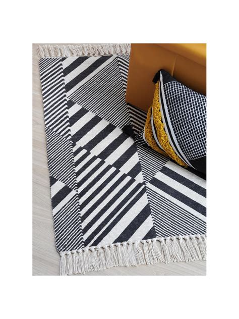 Tapis Graphique Noir Et Blanc Beely Westwing