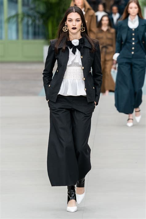 Chanel News Collections Fashion Shows Fashion Week Reviews And More