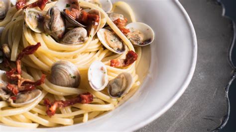 Linguine aux palourdes et aux tomates séchées facile découvrez les