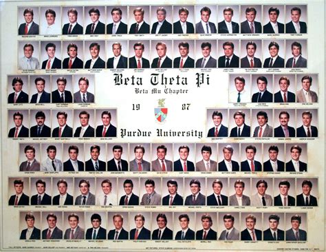 Students at Beta Pi Phi receive awards for their academic work 25