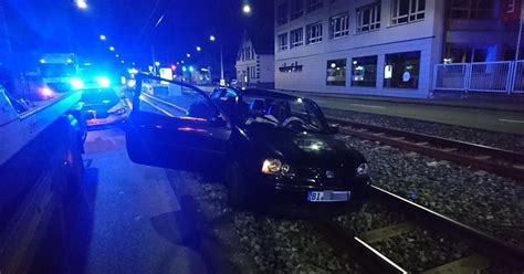 Seatfahrer Fl Chtet Vor Polizei Und Landet Auf Bielefelder