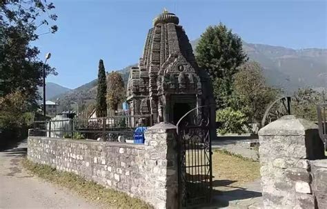 Basheshwar Mahadev Temple परमड शल म बन यह महदव मदर