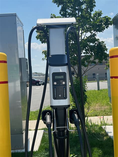 Electric-vehicle chargers installed in Lynn - Itemlive