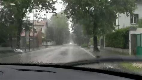 Maltempo Forte Temporale A Udine E Le Strade Si Trasformano In Fiumi