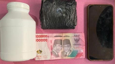 Edarkan Pil Koplo di Nganjuk, Pria Asal Kediri Diringkus Polisi ...