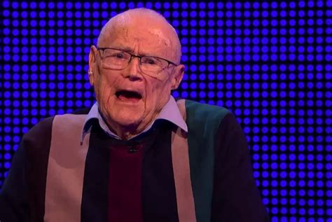 The Chase host Bradley Walsh floored as 'oldest ever contestant' bags ...