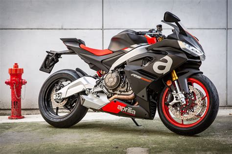 Aprilia S Rs A New Sporty Middleweight Road Rider Magazine