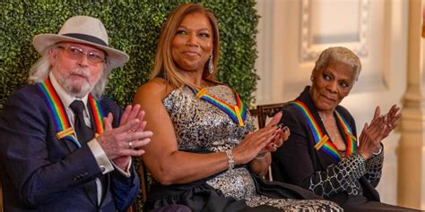 Watch Tributes To Queen Latifah Dionne Warwick And Bee Gees Barry