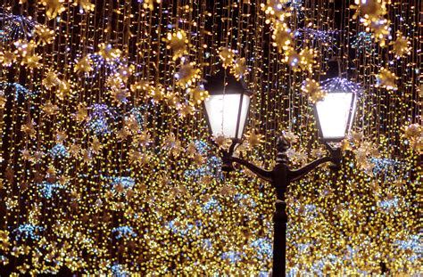 Luminarie Natalizie Nelle Vie Dei Negozi Come Allestirle