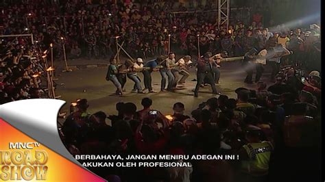 11 Orang Kelelahan Menahan Bambu Gila Master Limbad MNCTV Road Show