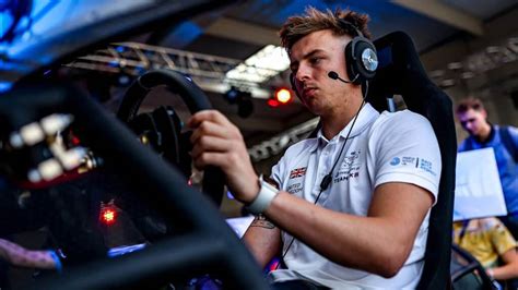 Team Uks Baldwin Wins Esports Gold At Fia Motorsport Games Traxion