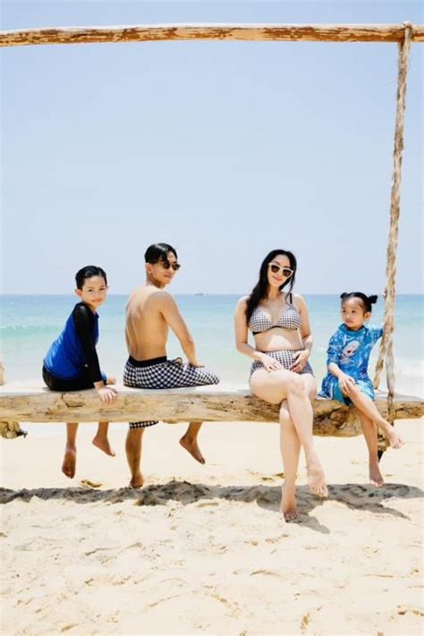 Khánh Thi tự tin diện bikini dù bầu bí vóc dáng thực liệu có như hình tự đăng