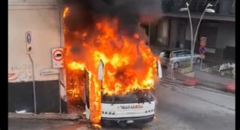 Paganese Casertana Guerriglia Tra Tifosi Bus In Fiamme