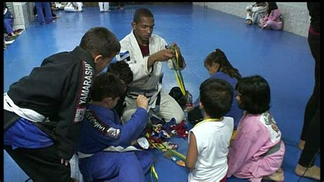 Vídeo Projeto oferece aulas de jiu jitsu de graça na Ceilândia DF1 G1