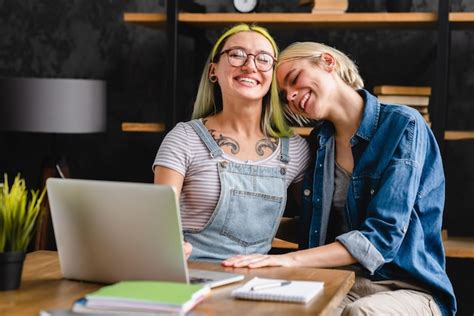 Premium Photo Happy Caucasian Young Lesbian Couple Lgbtq Girls