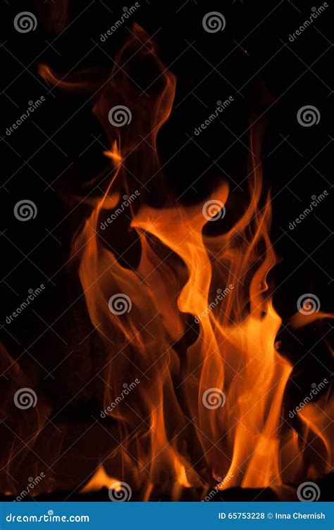 Flammes D'incendie Sur Un Fond Noir Fond De Texture De Flamme Du Feu De ...