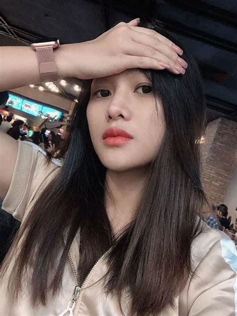 Hot Girl L Ng H I I L N T Ngh O Kh T Ng R T Gh T Ch Ng Khi Anh L M Quen Gi H N Nh N Vi N M N