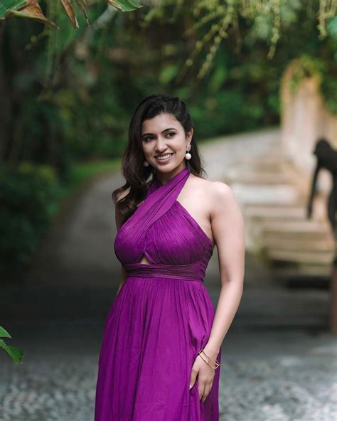 Anju Kurian Latest Hot Photoshoot In Sleeveless Outfit Glamsundari In