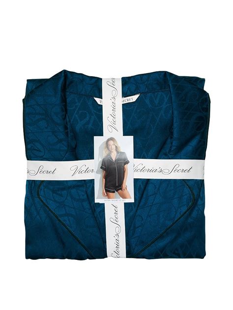 Ensemble Pyjama Court En Satin PYJAMAS ET LINGERIE Victoria S Secret Site Officiel Pour La