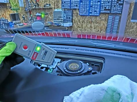 アクセラ マツダ純正BOSE スピーカー交換ドアのデッドニング センタースピーカー交換 AXELA SPORT HOT WIRED