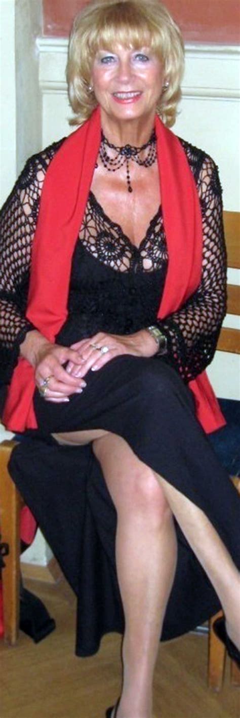 Pin By Fred Flintstone On Beautiful Mature Women Sexy Older Women Women Mature Women