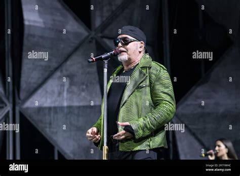 Vasco Rossi Si Esibisce In Occasione Del Concerto Di Vasco Live