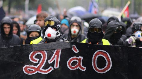 Gilets jaunes les forces de l ordre ont elles tiré du gaz