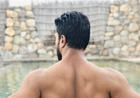 Ram Charan Viral Shirtless Pic Klapboardpost