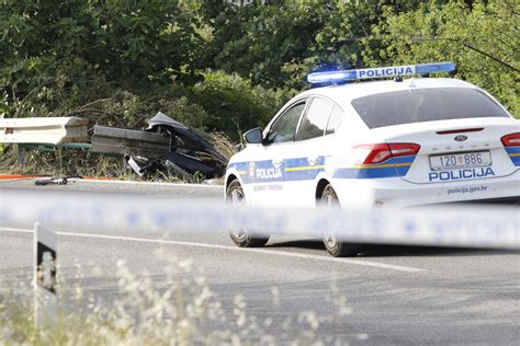 Šibenski Policijska potjera za muškarcem u automobilu šibenskih