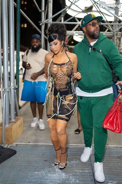 Cardi B Displays Her Curves In A Hot Outfit In New York Photos Thefappening
