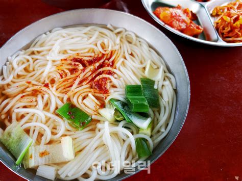 강경록의 미식로드 댓잎 품은 국수 한입에 호로록