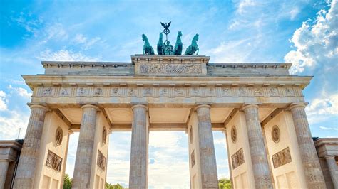 Discover Brandenburg Gate: Detailed Guide & Fun Facts | Questo