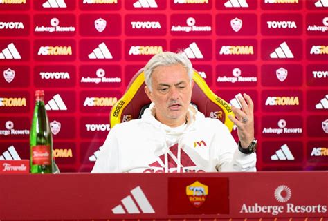 Trigoria La Conferenza Stampa Di Mourinho Prima Di Milan Roma