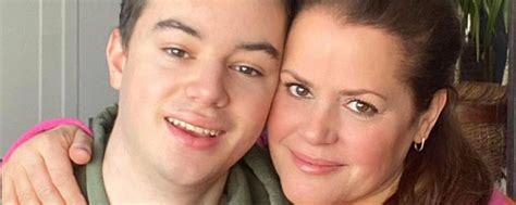 Benjamin Gratton partage une rare photo de sa blonde et de son frère Monde de Stars